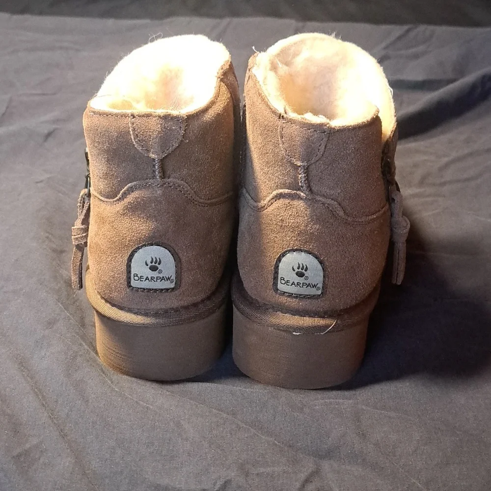 NWOT Bearpaw Women's Toni Zip Side Brown Platform Size 9 Boot